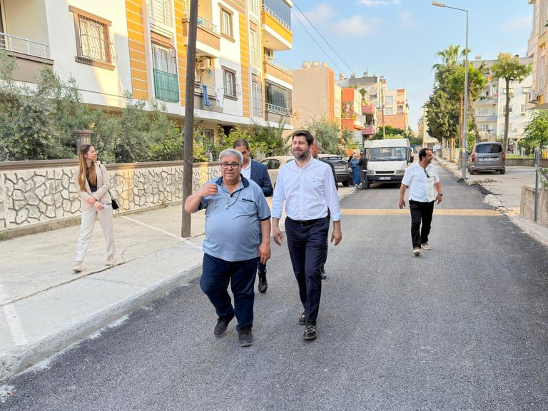 TARSUS ANIT MAHALLESİ’NDE YOLLAR SICAK ASFALTLA YENİLENDİ