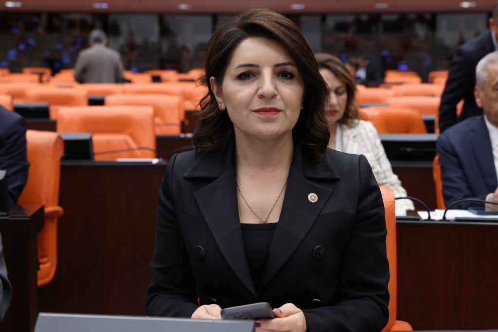 Milletin sofrasından 130 ekmek eksildi