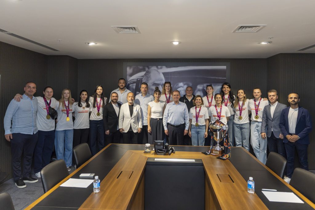 Şampiyonlar Seçer’le buluştu