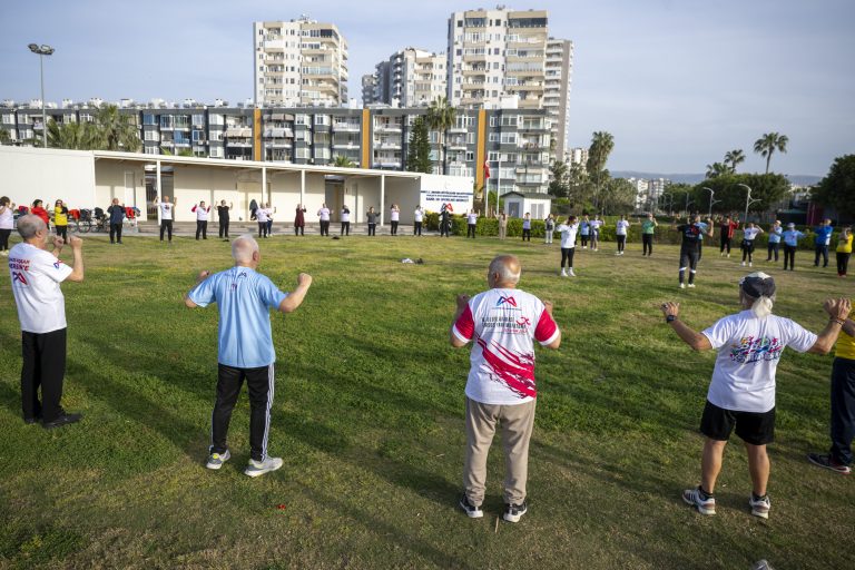 MERSİN BÜYÜKŞEHİR’İN SABAH SPORU’NA YOĞUN İLGİ
