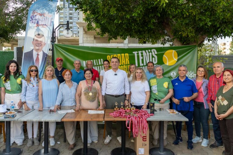 Yenişehir’de kuşaklar kortta buluştu