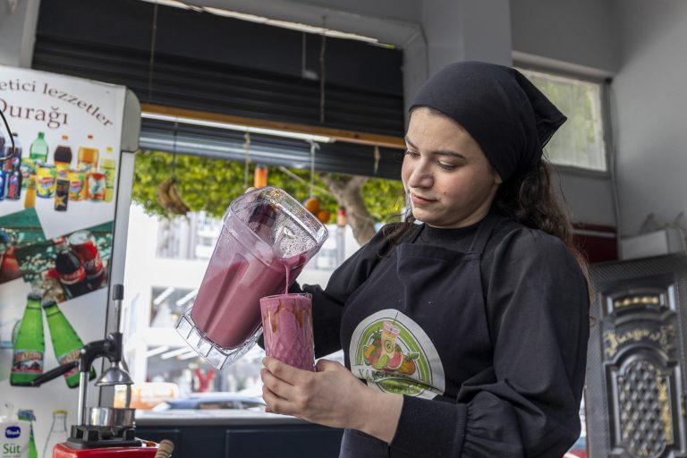 MERSİN BÜYÜKŞEHİR’İN MERCEK KURSLARI İLE İŞLETMELERE YENİ BİR SOLUK GELİYOR