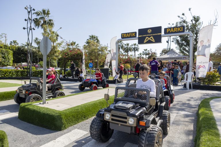 MERSİN BÜYÜKŞEHİR İLE ‘23 NİSAN’ BİR BAŞKA GÜZEL