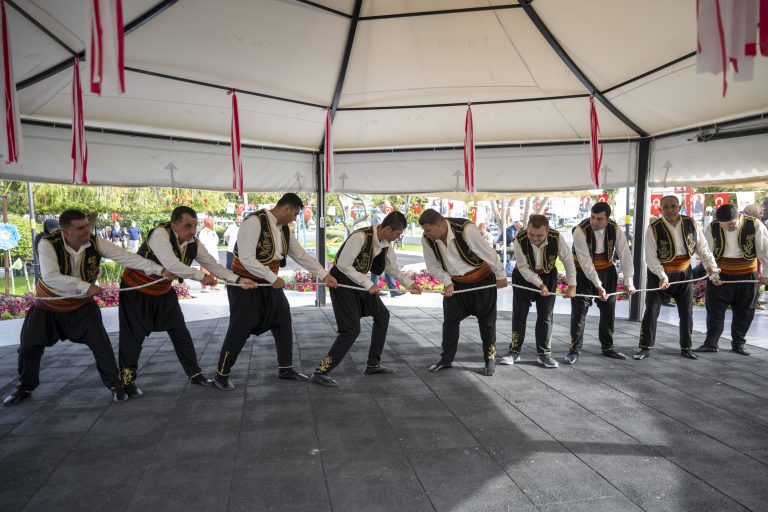 MERSİN BÜYÜKŞEHİR, ‘ENGELSİZ MERSİN’ VİZYONU İLE YÜREKLERE UMUT OLUYOR
