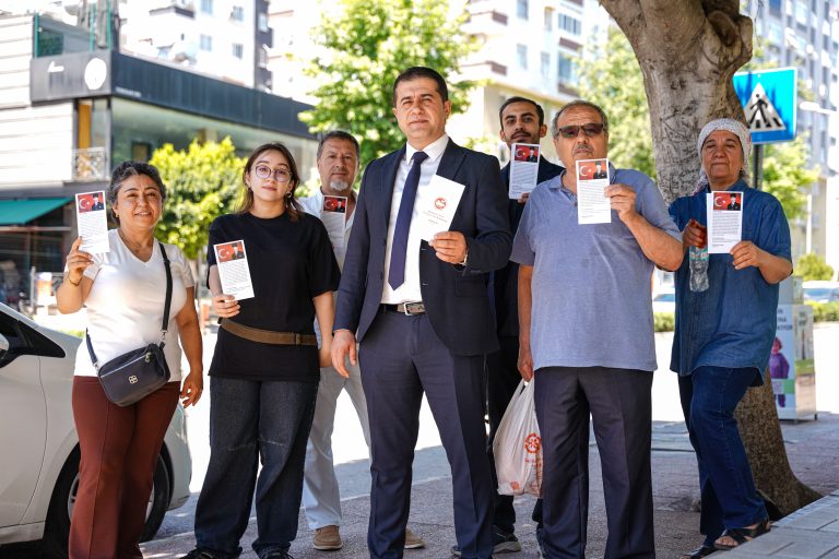 TOROSLAR’DA VATANDAŞLARA GENÇLİĞE HİTABE DAĞITILDI