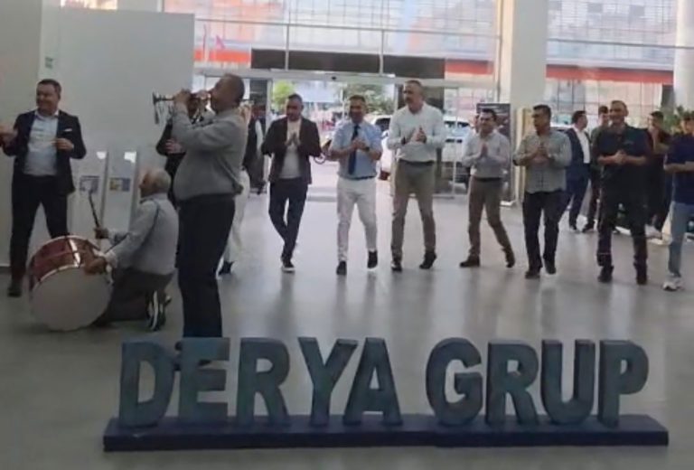 Derya Grup’ta 1 Mayıs halayı…