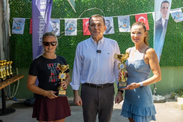 Yenişehir’de tenis şöleni