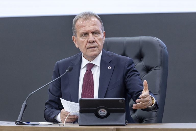 Seçer “İlaçlama programında hava koşulları dışında bir aksama yok”
